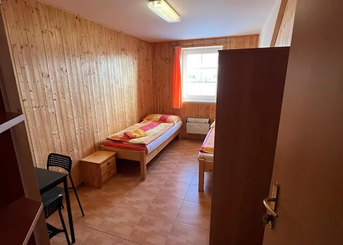 Pod Vlekem 3*